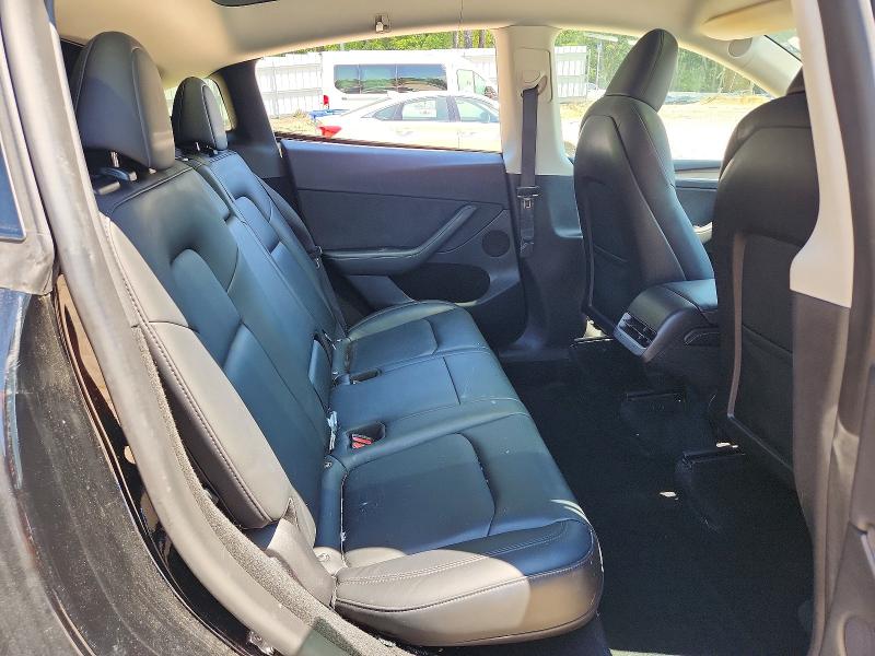 63283216 :رقم المزاد ، 7SAYGDEE2NA015036 vin ، 2022 Tesla Model Y مزاد بيع
