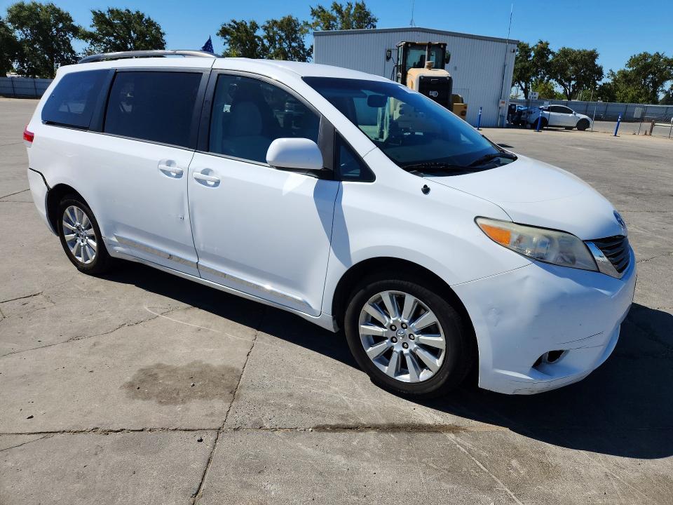 Продаж на аукціоні авто 2013 Toyota Sienna, vin: 5TDJK3DC3DS050866, номер лоту: 61865156