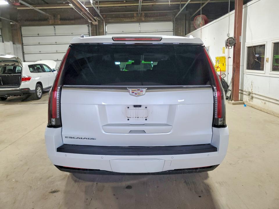 61700056 :رقم المزاد ، 1GYS4CKJXHR329410 vin ، 2017 Cadillac Escalade مزاد بيع