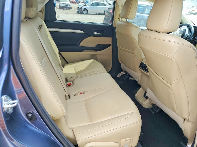 Aukcja sprzedaży 2016 Toyota Highlander, vin: 5TDJKRFH1GS323867, numer aukcji: 61730036
