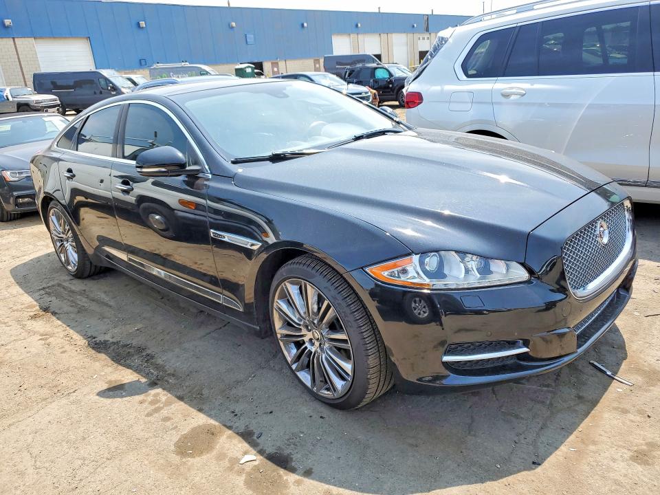 Продажа на аукционе авто 2015 Jaguar Xj, vin: SAJWJ1CD5F8V74908, номер лота: 61026876