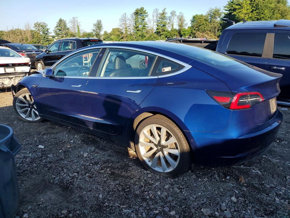 Продаж на аукціоні авто 2018 Tesla Model 3, vin: 5YJ3E1EB8JF063641, номер лоту: 62305136
