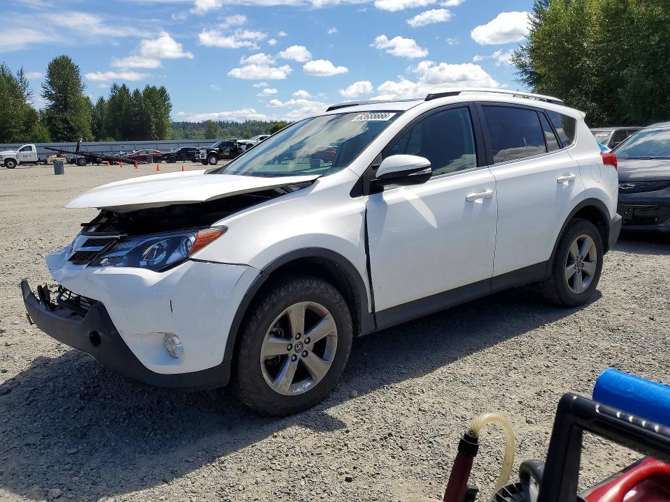62655666 :رقم المزاد ، 2T3RFREV0FW242404 vin ، 2015 Toyota Rav4 مزاد بيع