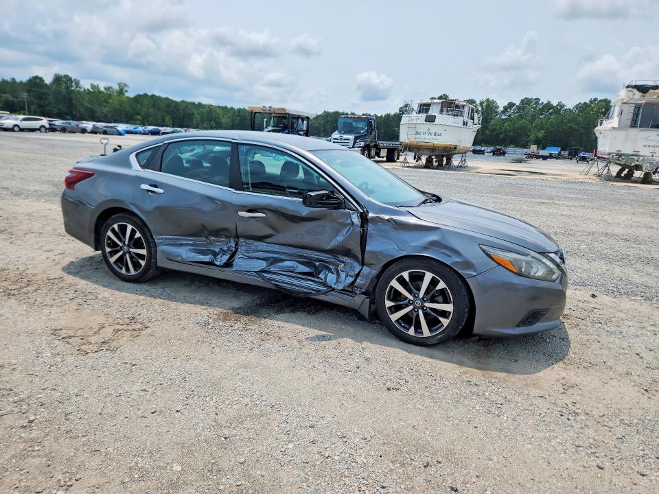 Продажа на аукционе авто 2017 Nissan Altima, vin: 1N4AL3APXHC158497, номер лота: 62749856