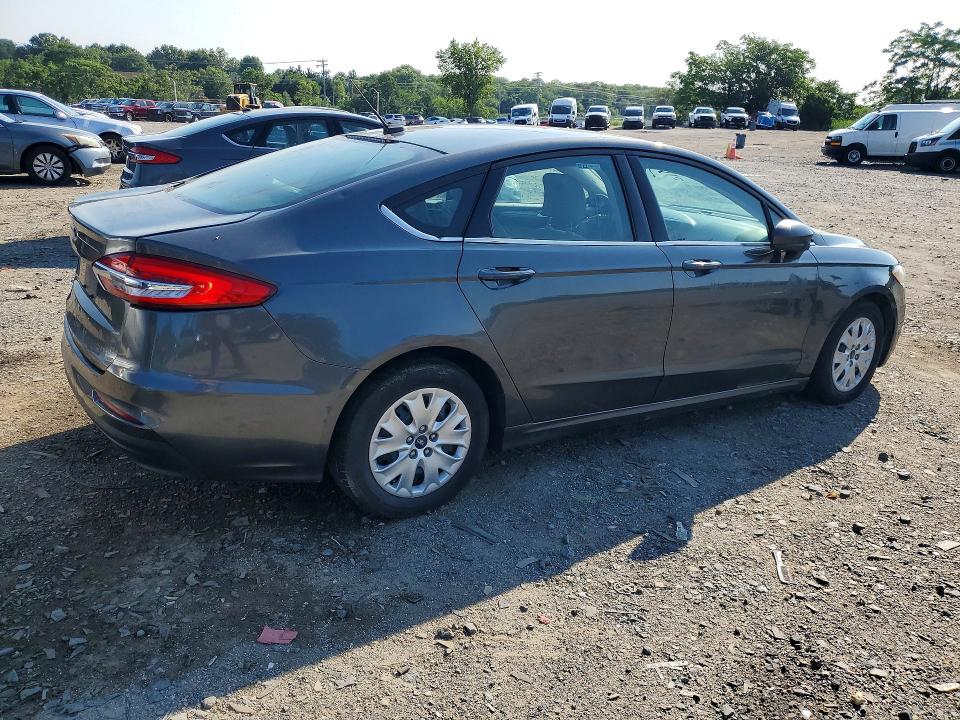 60589846 :رقم المزاد ، 3FA6P0G70KR281105 vin ، 2019 Ford Fusion مزاد بيع