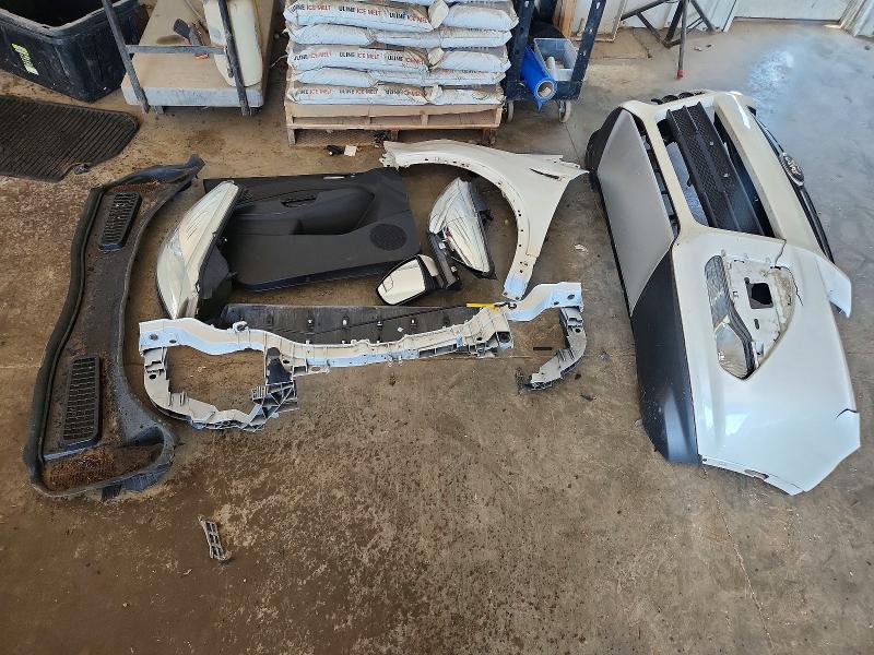 2014 Ford Escape მანქანა იყიდება აუქციონზე, vin: 1FMCU9G90EUD56695, აუქციონის ნომერი: 60462016