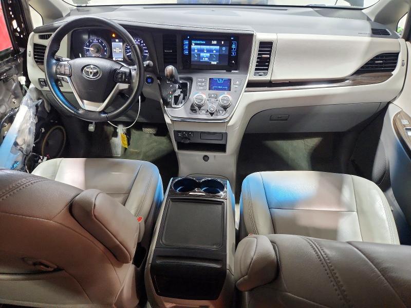 Продажа на аукционе авто 2017 Toyota Sienna, vin: 5TDYZ3DC5HS853467, номер лота: 62211136