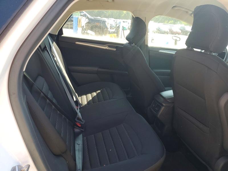 62594686 :رقم المزاد ، 1FA6P0H70F5114718 vin ، 2015 Ford Fusion مزاد بيع