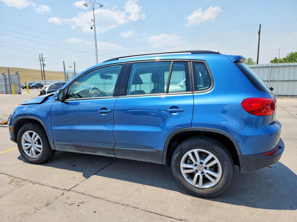 55573176 :رقم المزاد ، WVGBV7AX4HW511097 vin ، 2017 Volkswagen Tiguan مزاد بيع