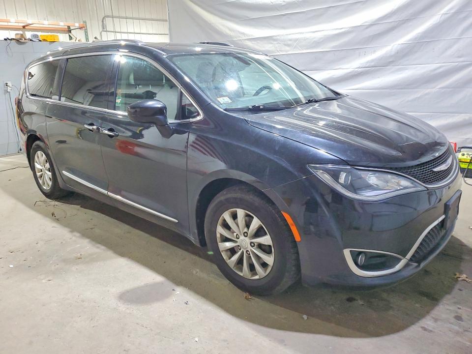 Продажа на аукционе авто 2018 Chrysler Pacifica, vin: 2C4RC1BG8JR175330, номер лота: 62761346