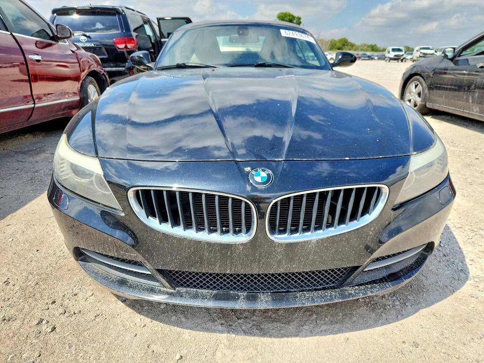 2011 Bmw Z4 მანქანა იყიდება აუქციონზე, vin: WBALM5C51BE379714, აუქციონის ნომერი: 62493676