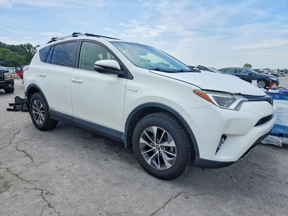 62643956 :رقم المزاد ، JTMRJREV5HD100144 vin ، 2017 Toyota Rav4 Hybrid مزاد بيع