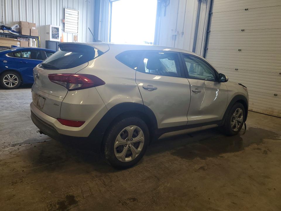 2017 Hyundai Tucson მანქანა იყიდება აუქციონზე, vin: KM8J2CA43HU558572, აუქციონის ნომერი: 58942186
