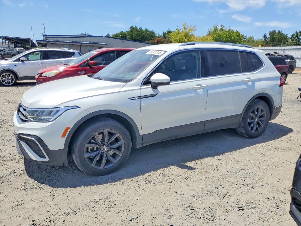 59361516 :رقم المزاد ، 3VV3B7AX9PM125048 vin ، 2023 Volkswagen Tiguan مزاد بيع