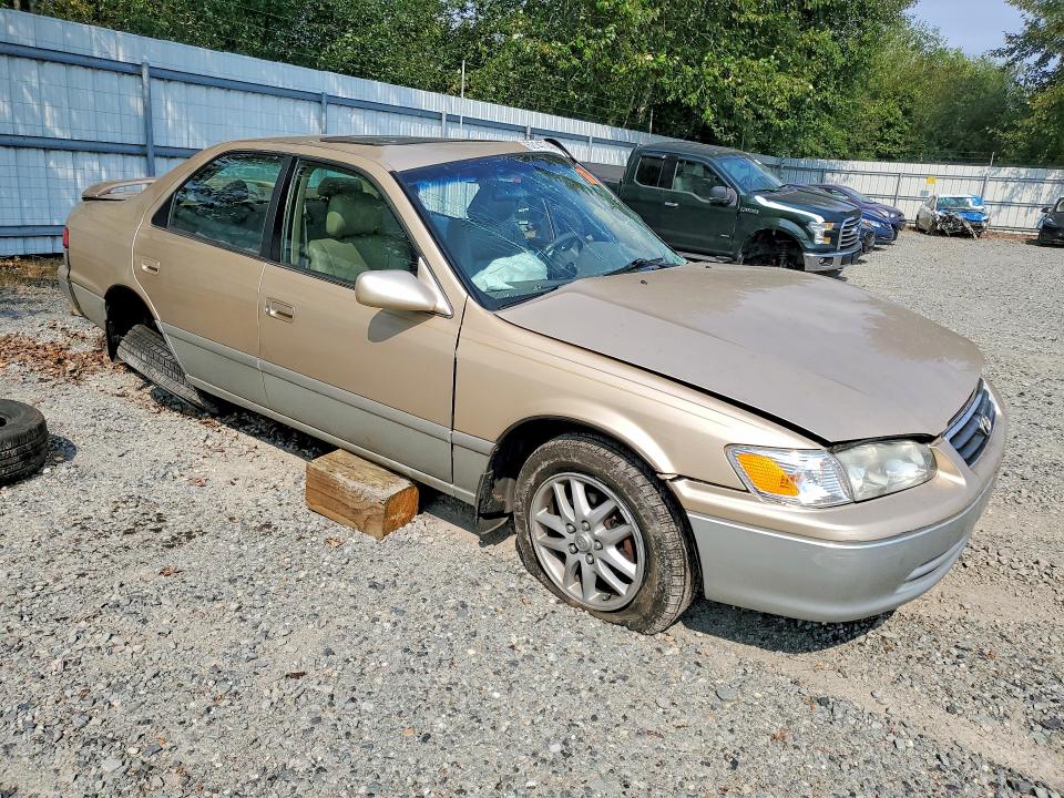 62147746 :رقم المزاد ، JT2BF28K710318071 vin ، 2001 Toyota Camry مزاد بيع