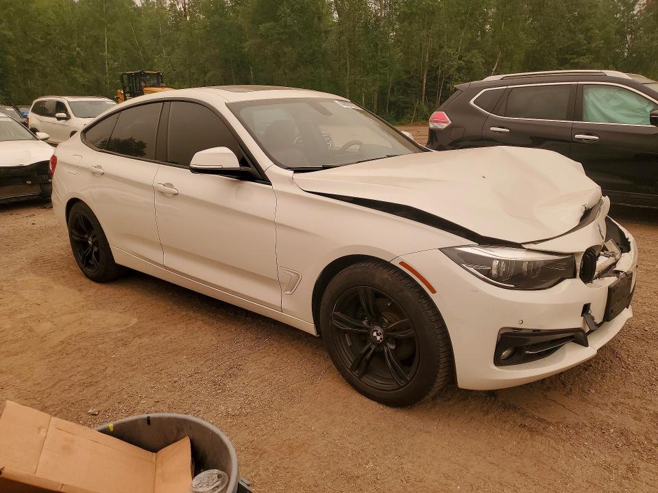 60807706 :رقم المزاد ، WBA8Z9C38HG827019 vin ، 2017 Bmw 330 مزاد بيع