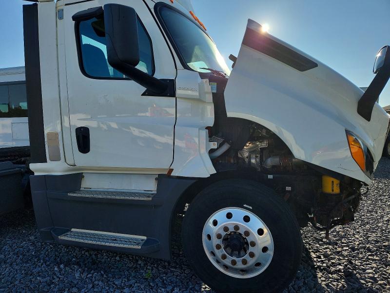 2020 Freightliner Cascadia 126 მანქანა იყიდება აუქციონზე, vin: 3AKJHLDV3LSLF0836, აუქციონის ნომერი: 61952636