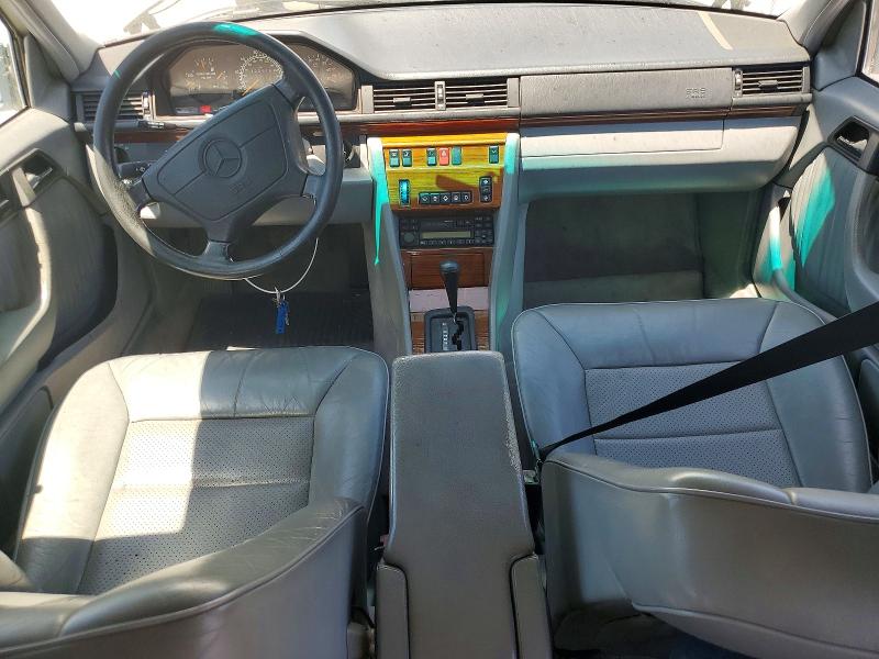 Продажа на аукционе авто 1994 Mercedes-benz E, vin: WDBEA32E2RC125900, номер лота: 61625396