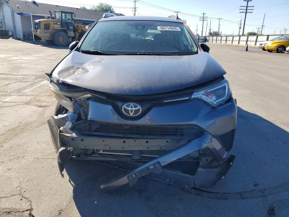 60714666 :رقم المزاد ، 2T3BFREV4HW603489 vin ، 2017 Toyota Rav4 مزاد بيع
