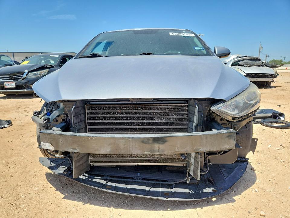 62030796 :رقم المزاد ، 5NPD84LF0HH010429 vin ، 2017 Hyundai Elantra مزاد بيع