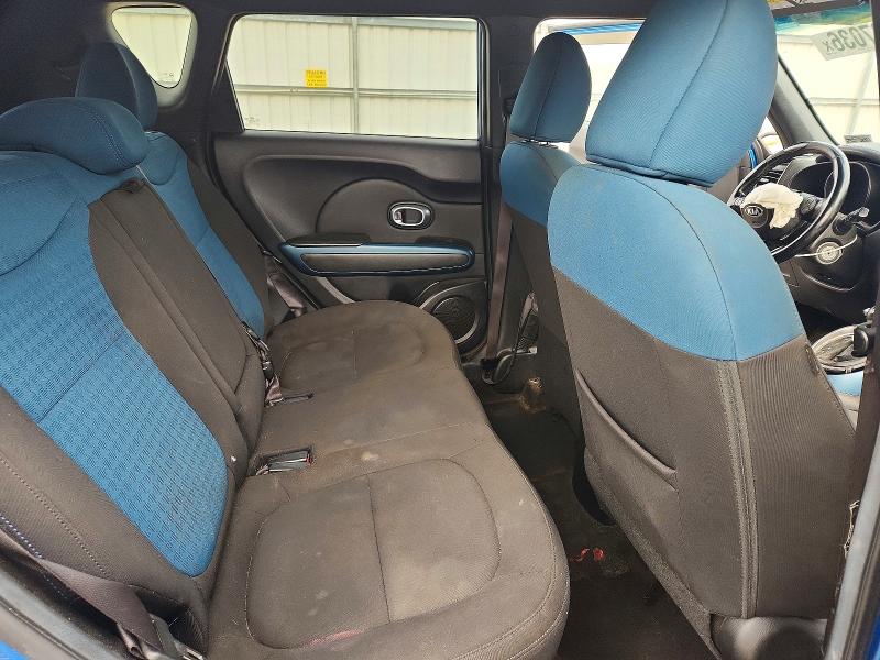 61307036 :رقم المزاد ، KNDJP3A57F7220036 vin ، 2015 Kia Soul مزاد بيع