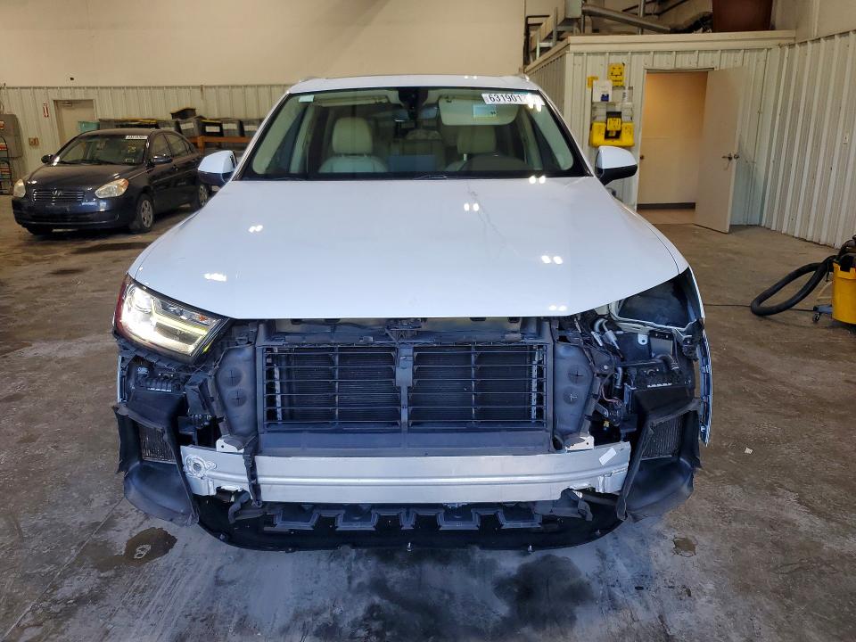 2018 Audi Q7 მანქანა იყიდება აუქციონზე, vin: WA1LAAF75JD002318, აუქციონის ნომერი: 63190176