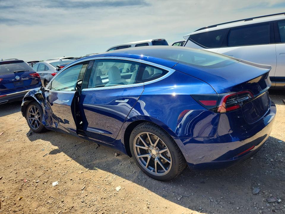 Продажа на аукционе авто 2018 Tesla Model 3, vin: 5YJ3E1EB2JF086204, номер лота: 60211076