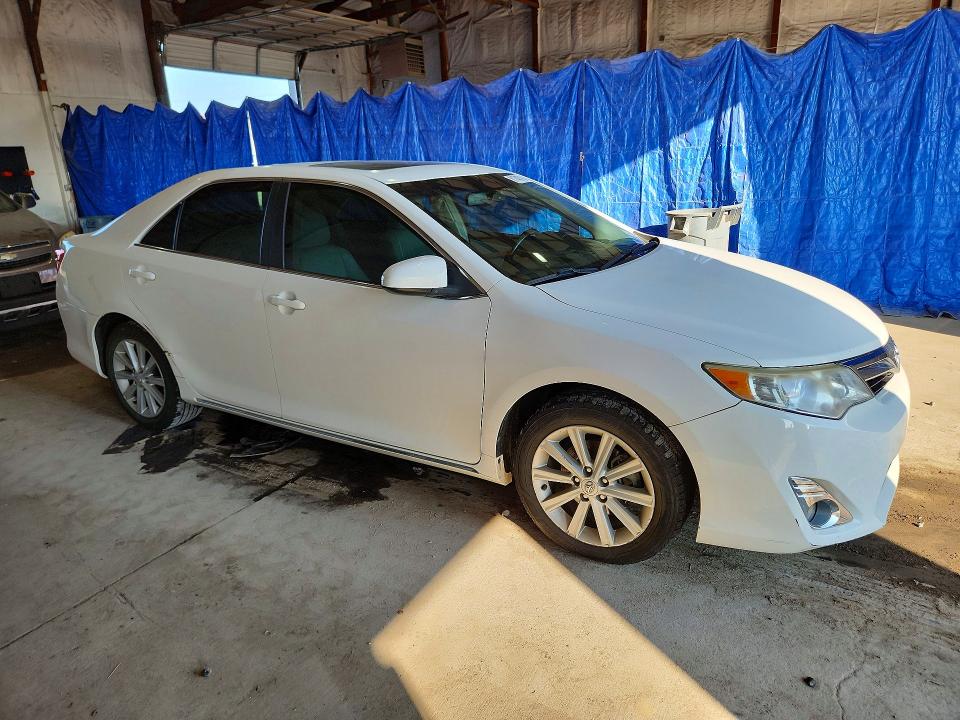61748716 :رقم المزاد ، 4T4BF1FK8CR261350 vin ، 2012 Toyota Camry مزاد بيع