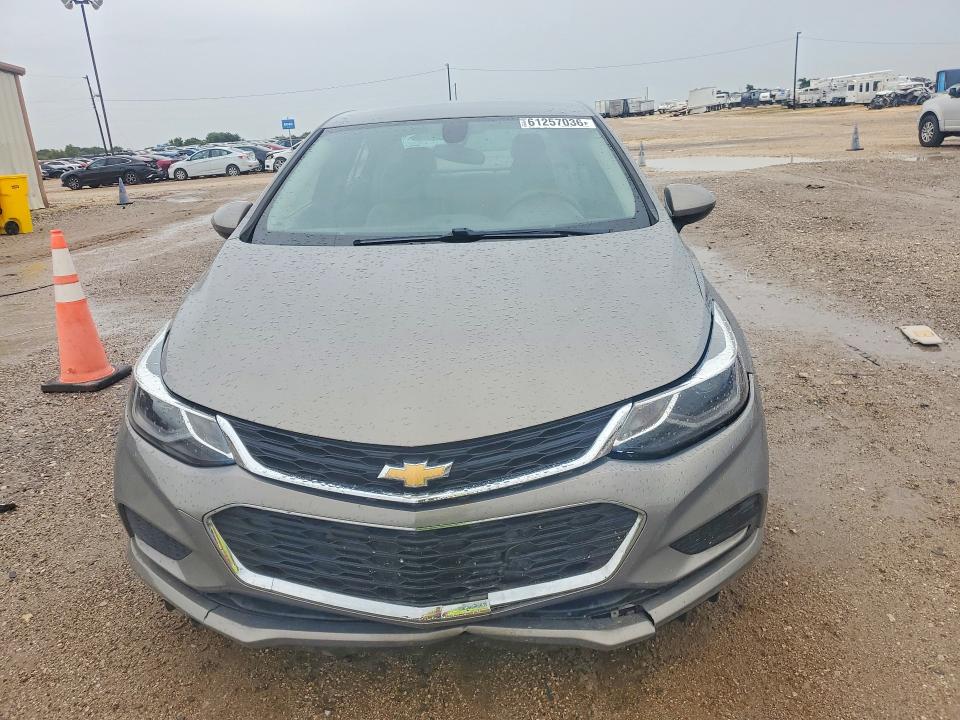 61257036 :رقم المزاد ، 1G1BE5SM1H7147950 vin ، 2017 Chevrolet Cruze مزاد بيع