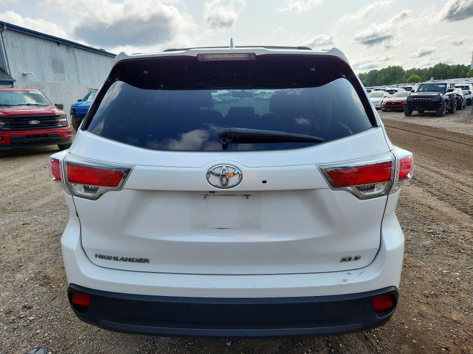 Продажа на аукционе авто 2015 Toyota Highlander, vin: 5TDKKRFH5FS085217, номер лота: 62103136