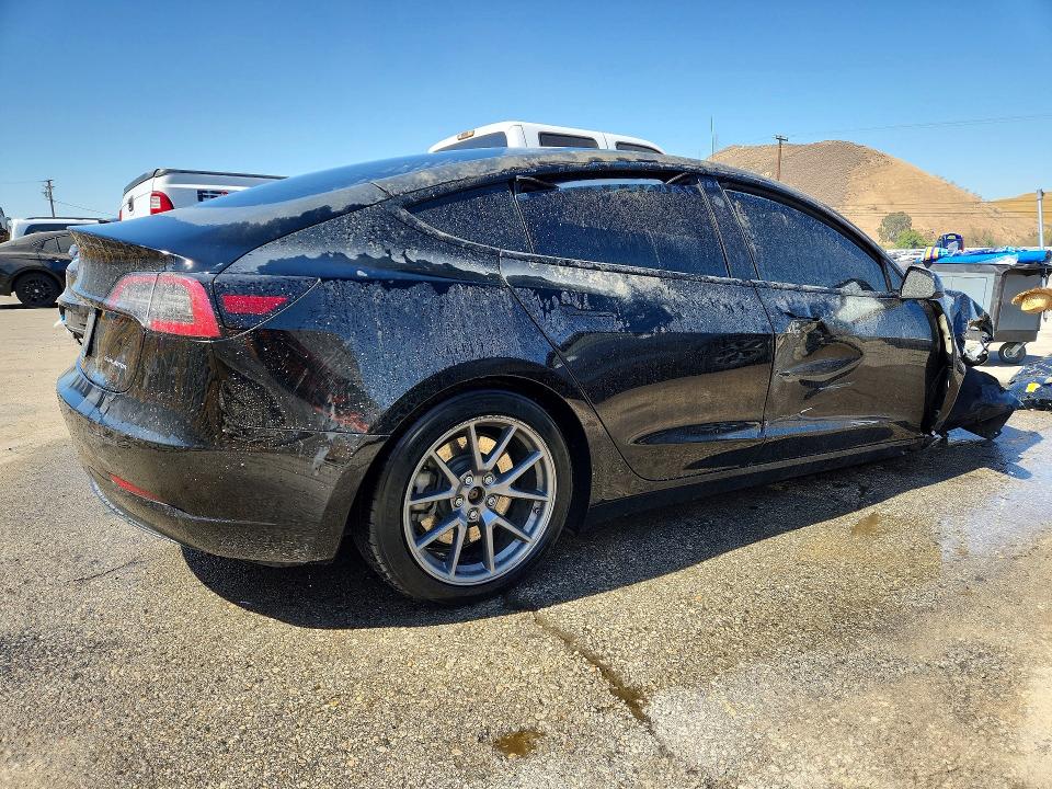 62227096 :رقم المزاد ، 5YJ3E1EB2NF207755 vin ، 2022 Tesla Model 3 مزاد بيع