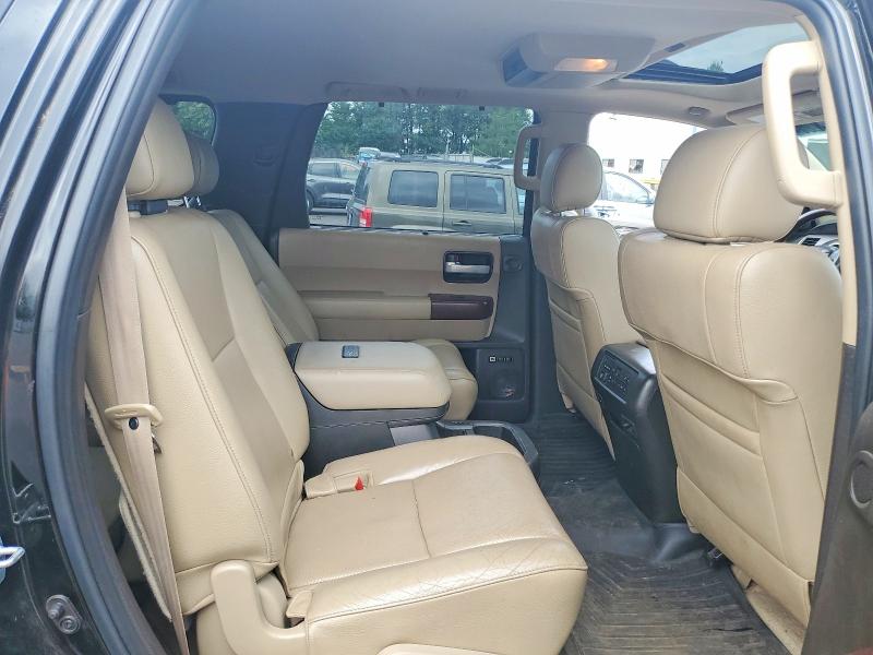 61175576 :رقم المزاد ، 5TDDY5G17BS045717 vin ، 2011 Toyota Sequoia مزاد بيع