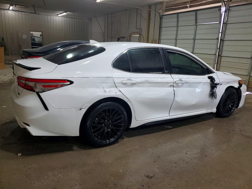 61229676 :رقم المزاد ، 4T1B11HK3KU694613 vin ، 2019 Toyota Camry مزاد بيع