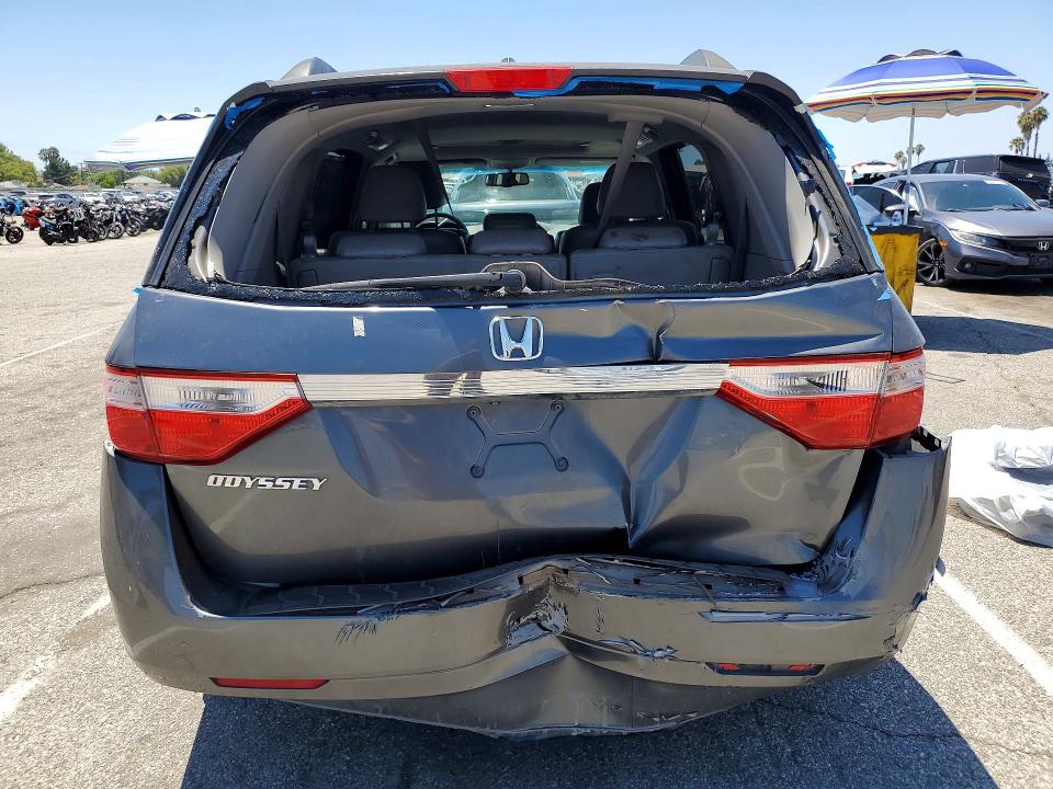 60501796 :رقم المزاد ، 5FNRL5H63BB085358 vin ، 2011 Honda Odyssey مزاد بيع