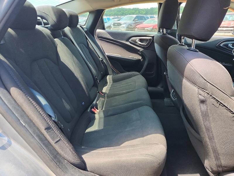 60242406 :رقم المزاد ، 1C3CCCAB0FN699541 vin ، 2015 Chrysler 200 مزاد بيع