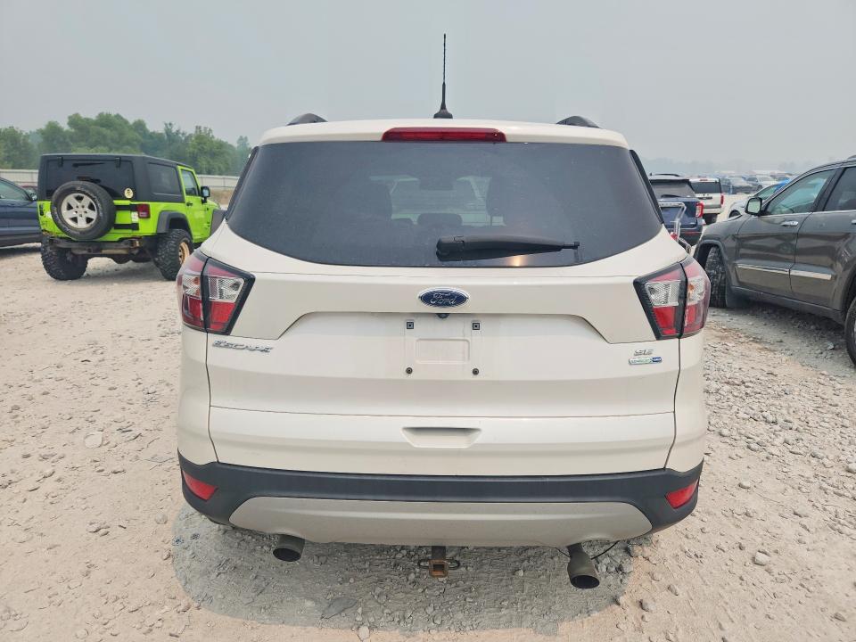 61523626 :رقم المزاد ، 1FMCU9GD7JUC86062 vin ، 2018 Ford Escape مزاد بيع