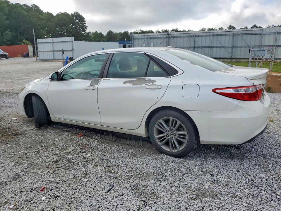 61993986 :رقم المزاد ، 4T1BF1FK9FU087481 vin ، 2015 Toyota Camry مزاد بيع