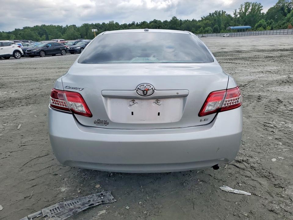 60704706 :رقم المزاد ، 4T4BF3EK8AR021113 vin ، 2010 Toyota Camry مزاد بيع