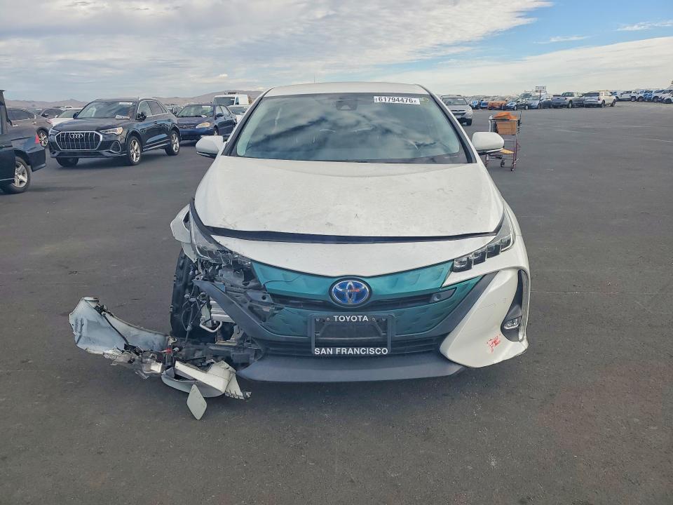 61794476 :رقم المزاد ، JTDKARFP2H3067112 vin ، 2017 Toyota Prius Prime مزاد بيع