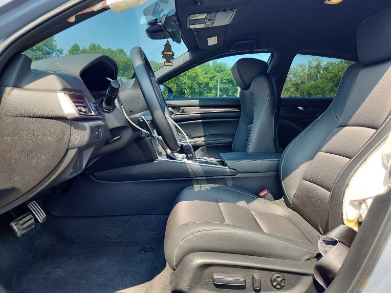 62528546 :رقم المزاد ، 1HGCV1F36NA112777 vin ، 2022 Honda Accord مزاد بيع