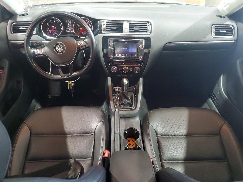 59808006 :رقم المزاد ، 3VWL17AJ2HM392642 vin ، 2017 Volkswagen Jetta مزاد بيع