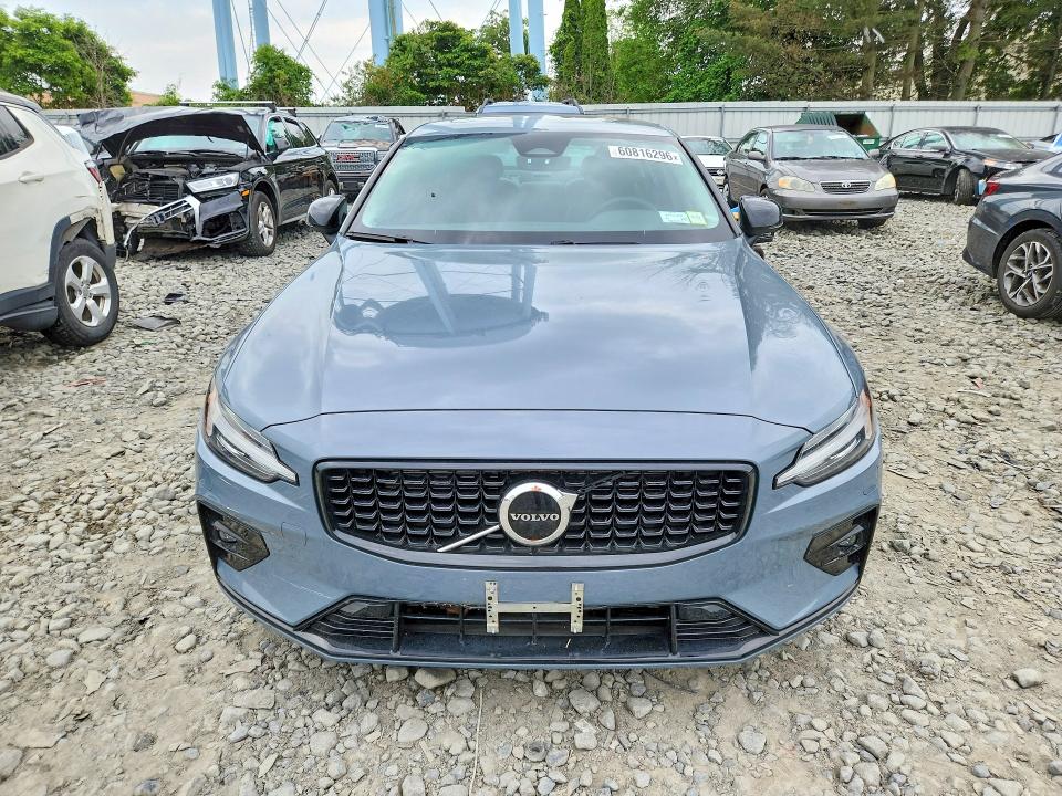 Продажа на аукционе авто 2024 Volvo S60, vin: 7JRL12FK8RG303967, номер лота: 60816296