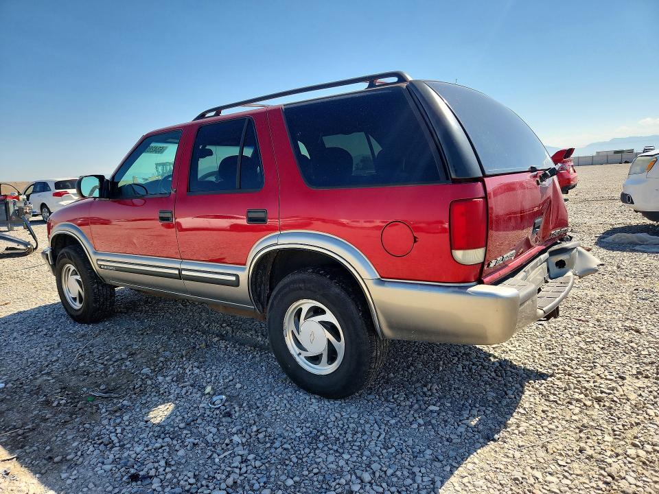 63428086 :رقم المزاد ، 1GNDT13W7Y2385532 vin ، 2000 Chevrolet Blazer مزاد بيع