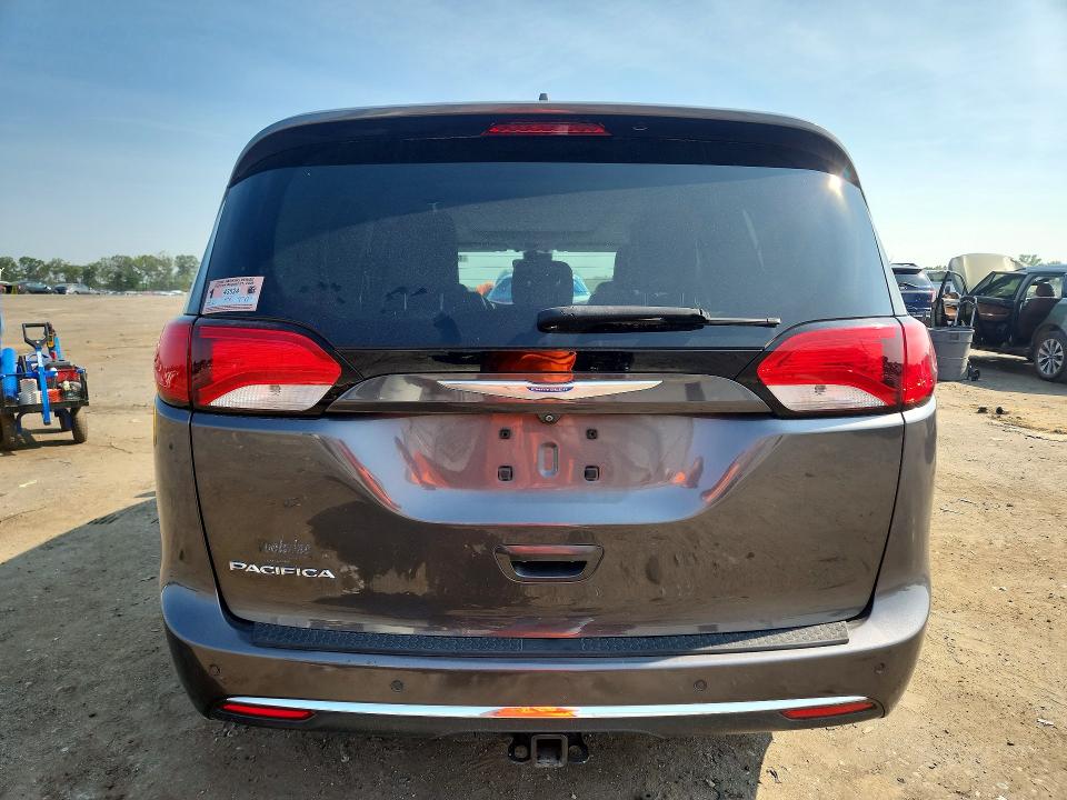 Продажа на аукционе авто 2018 Chrysler Pacifica, vin: 2C4RC1EG7JR157882, номер лота: 61043676