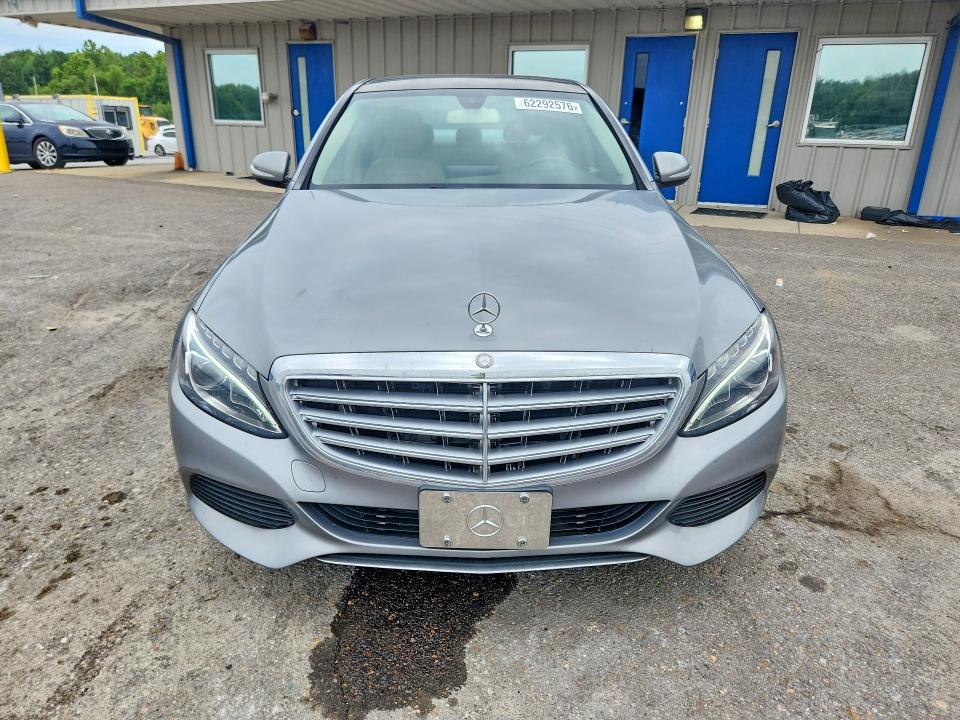 2015 Mercedes-benz C მანქანა იყიდება აუქციონზე, vin: 55SWF4KB9FU013241, აუქციონის ნომერი: 62292576