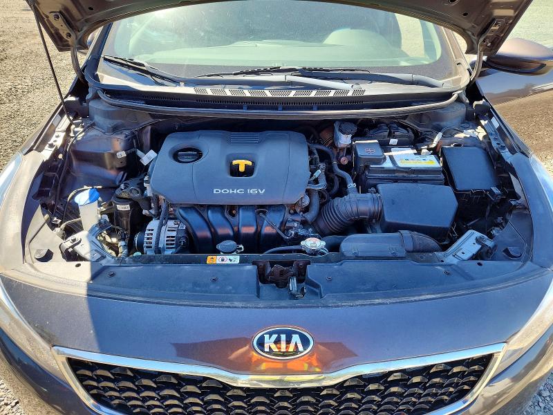 61984886 :رقم المزاد ، 3KPFK4A74JE214957 vin ، 2018 Kia Forte مزاد بيع
