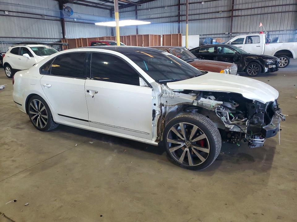 60291346 :رقم المزاد ، 1VWJM7A33JC036840 vin ، 2018 Volkswagen Passat مزاد بيع