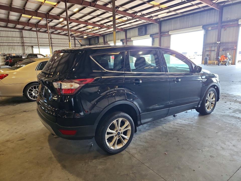 Продаж на аукціоні авто 2017 Ford Escape, vin: 1FMCU0GD3HUE64894, номер лоту: 62284416