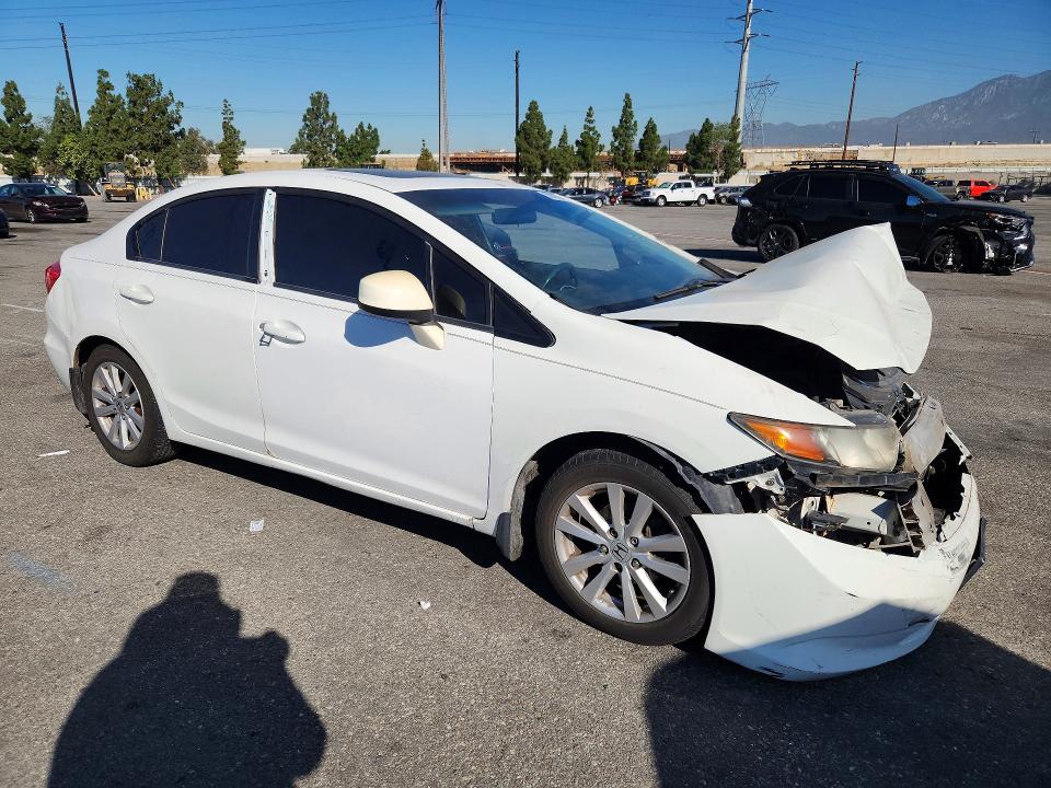 2012 Honda Civic მანქანა იყიდება აუქციონზე, vin: 2HGFB2F86CH525448, აუქციონის ნომერი: 59950166