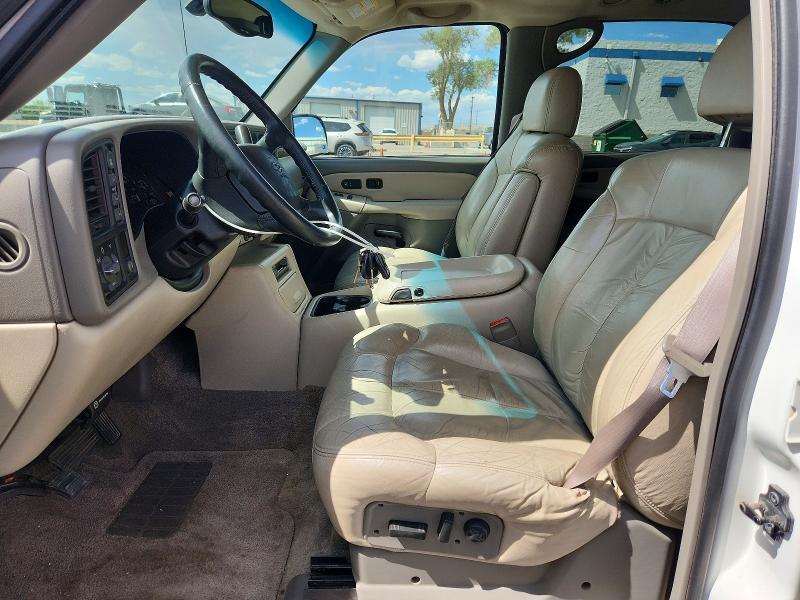 2001 Chevrolet Suburban მანქანა იყიდება აუქციონზე, vin: 3GNFK16T11G179617, აუქციონის ნომერი: 60829916